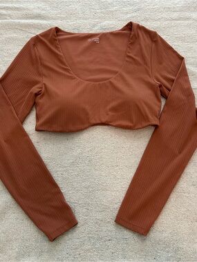 2 Women’s Ribbed Scoop Neck Long Sleeve Crop Top - Rust & Black